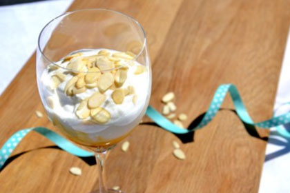 Honungskvarg med mandelflarn